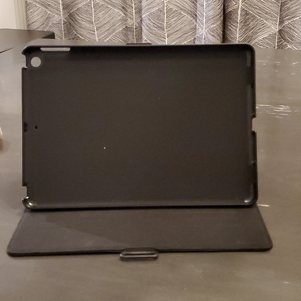 IPad 8yh generation case